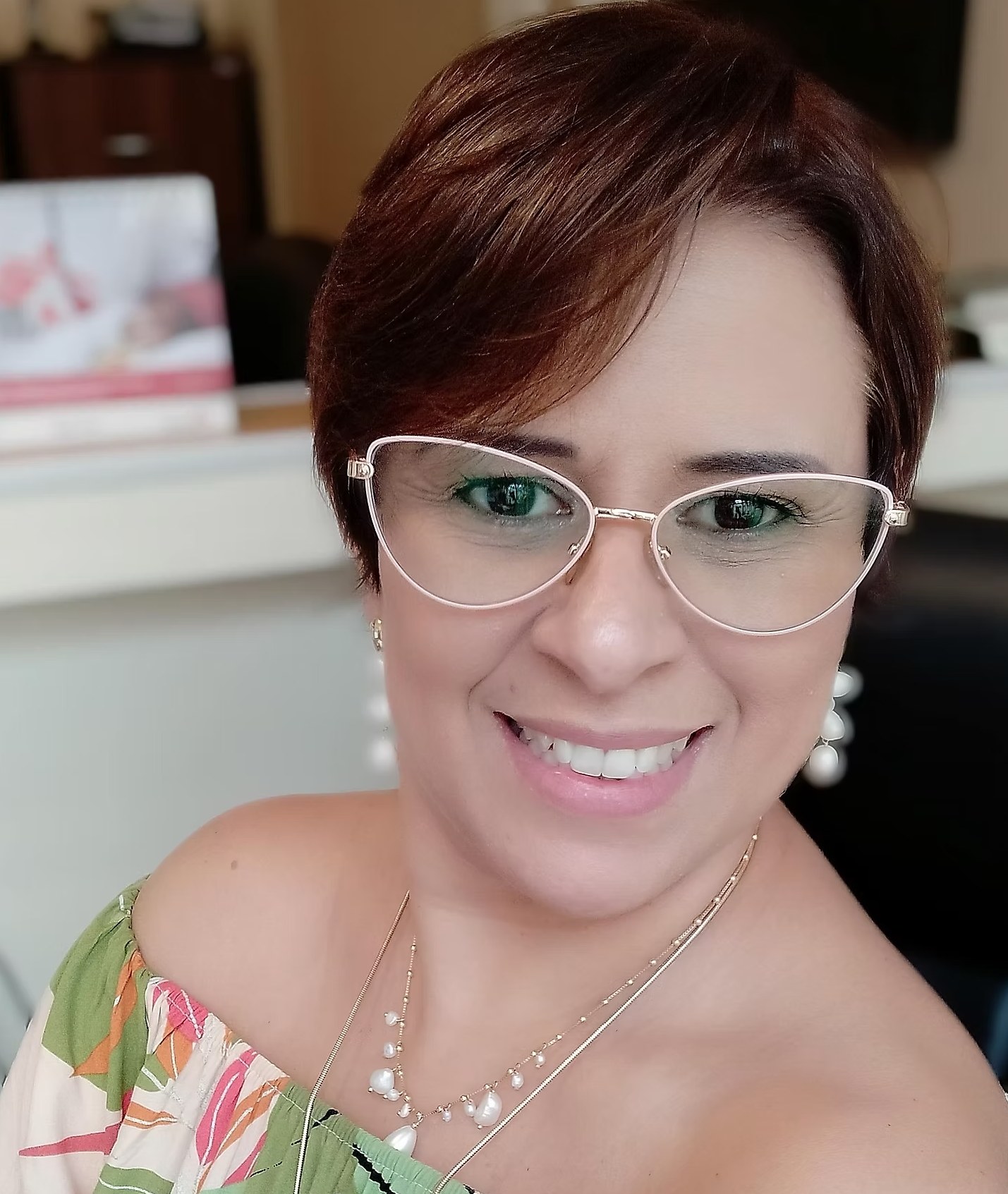 Dra. Barbara Cardoso em retrato profissional